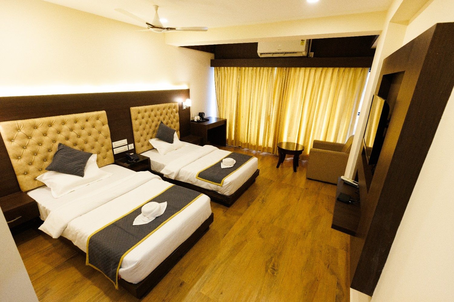 Twin Bedroom at San Vista